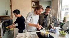 ¿Vas a tirar la cáscara de limón? Haz este limpiador con bicarbonato en minutos